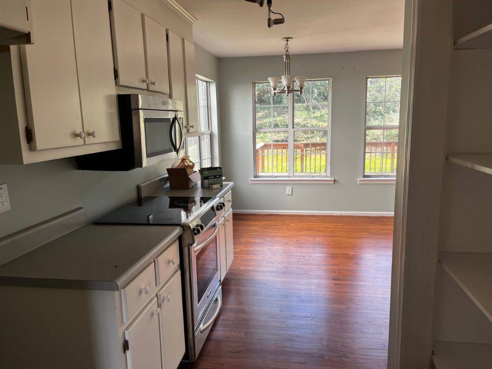 413 W Faris home before renovation — house bought for cash by Tailwind in the Greenville, SC area
